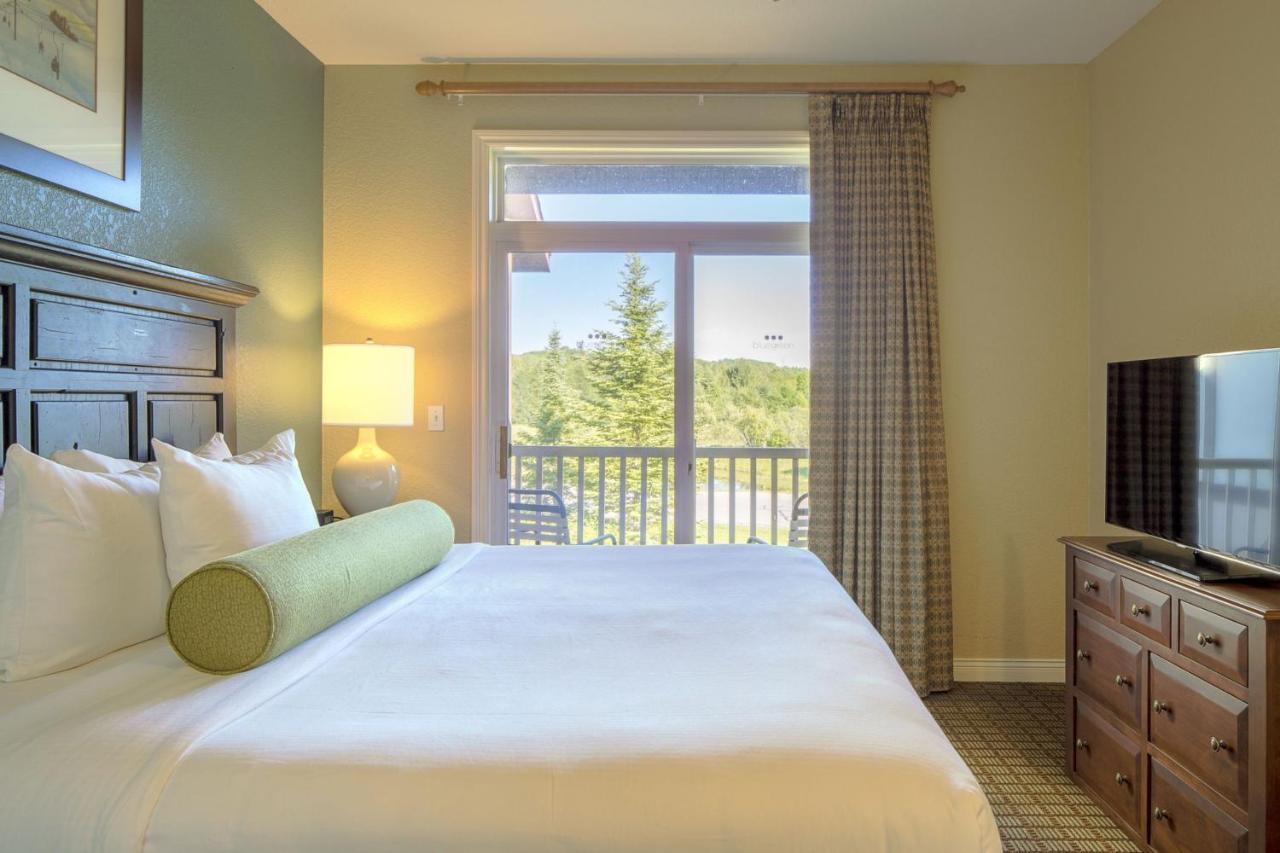 Mountain Run At Boyne Hotel Boyne Falls Exterior photo