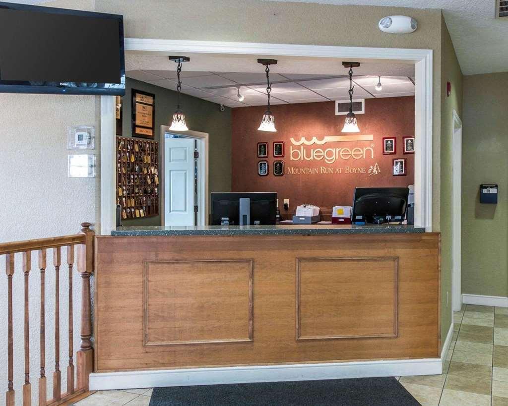 Mountain Run At Boyne Hotel Boyne Falls Interior photo