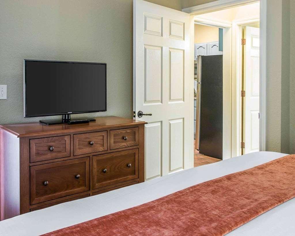 Mountain Run At Boyne Hotel Boyne Falls Room photo