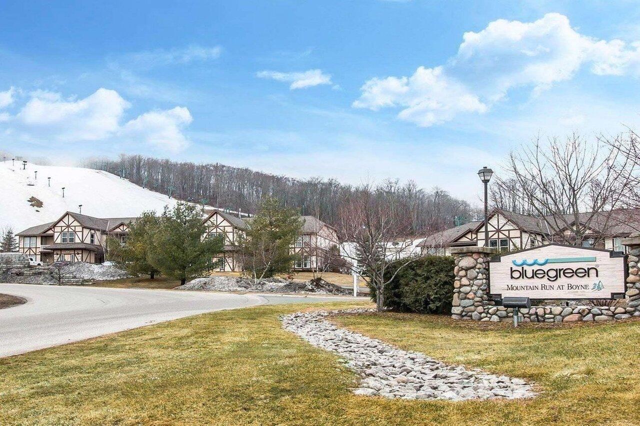 Mountain Run At Boyne Hotel Boyne Falls Exterior photo